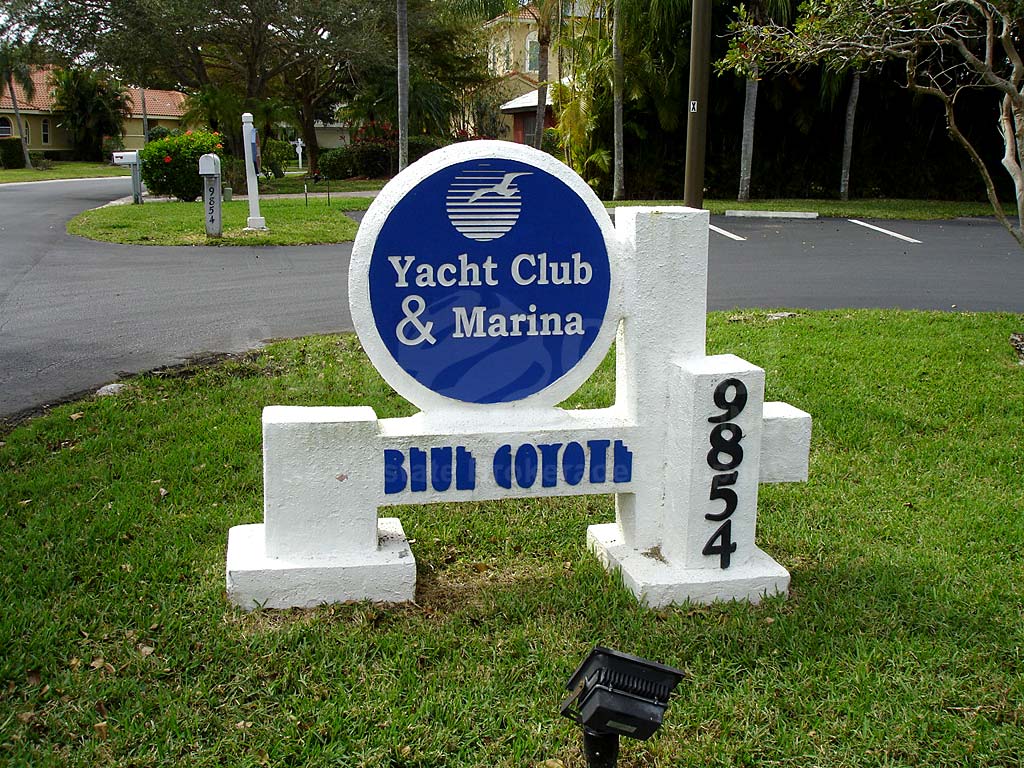 Caloosa Yacht And Racquet Club Signage